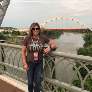 Meet your Posher, Michele